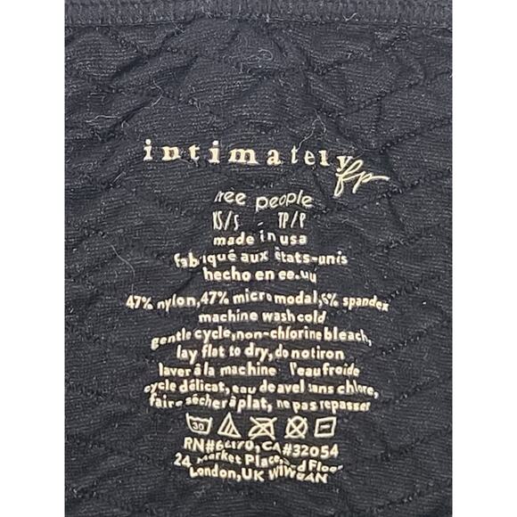 Intimately Free people women's long sleeve Black textured crop top Sz XS-S Goth - Picture 4 of 4